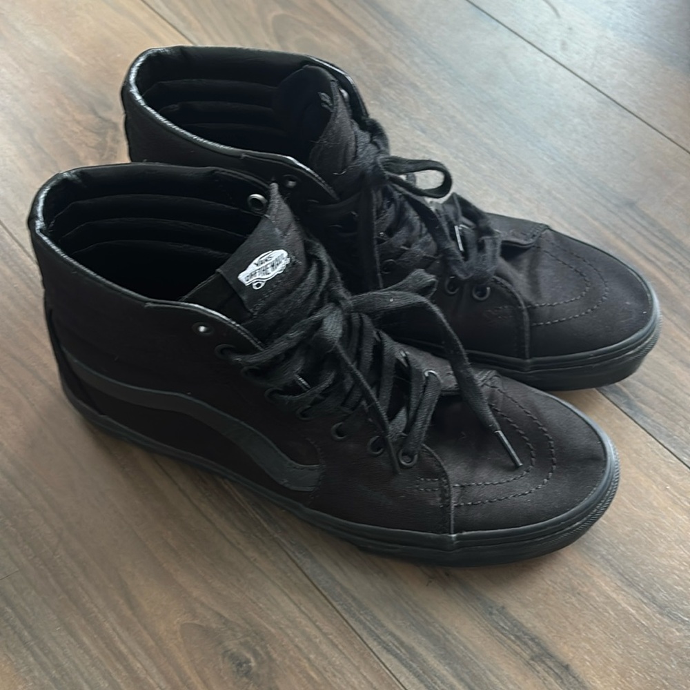 *worn once* Sk8-Hi Canvas Vans